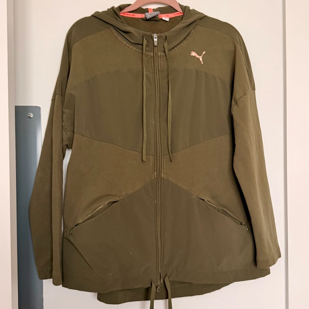 Women's Puma Size Medium Zip Front Athletic Jacket Lightweight Workout Green